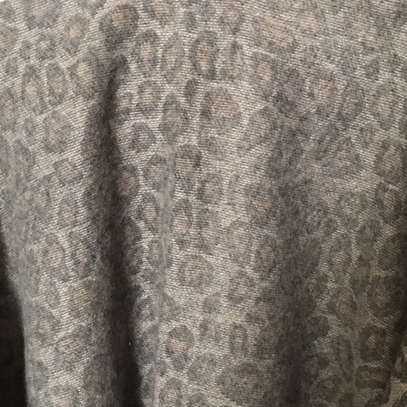 Woolrich animal print wrap - Picture 4 of 5